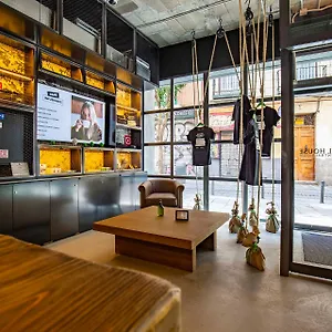 https://rodamon-barcelona-hostel.catalonia-hotels.com